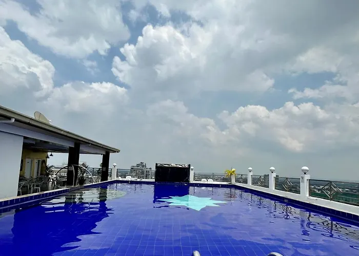 Deluxe Room With King Bed And Balcony At Kandi Palace